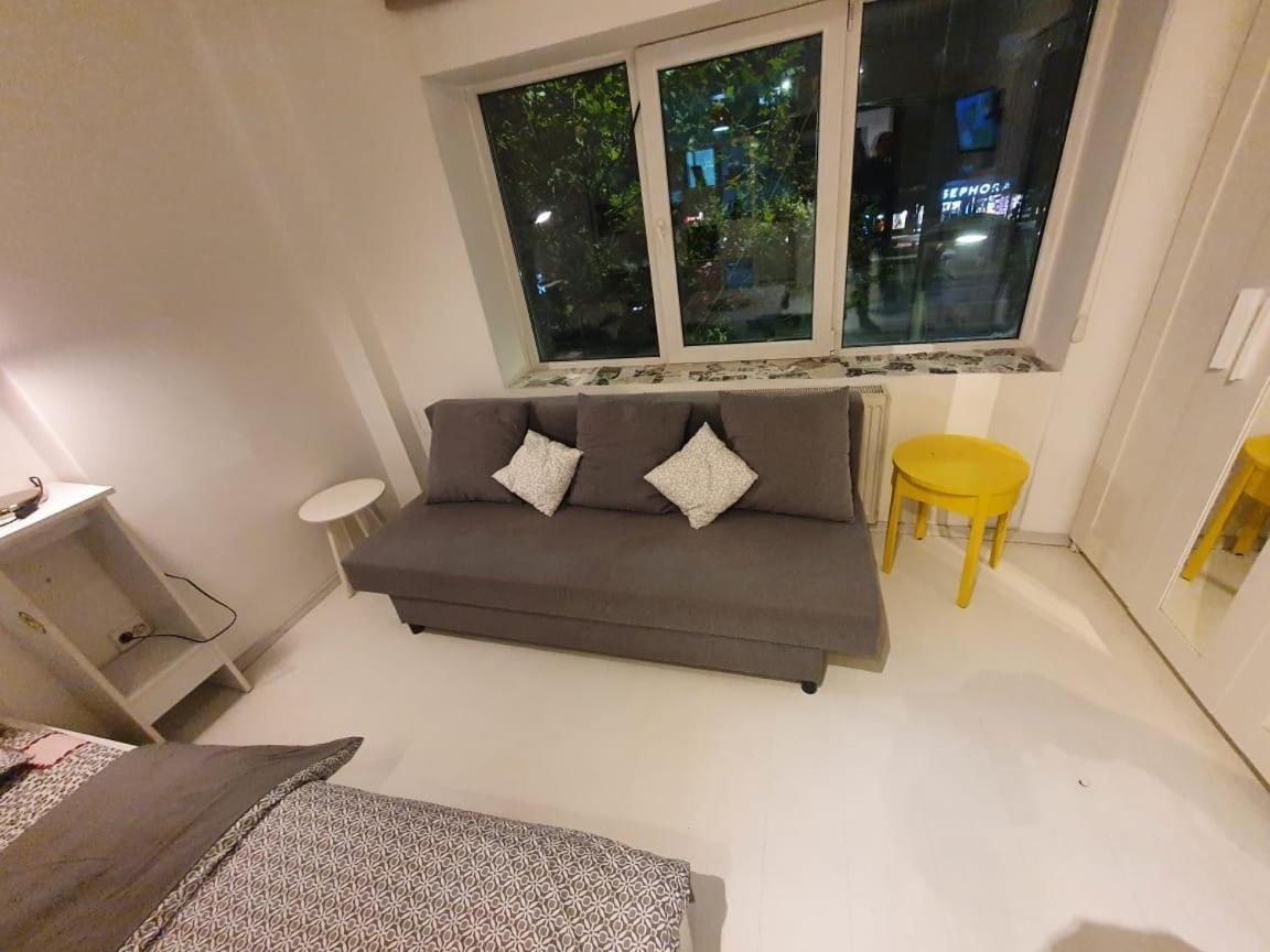 Downtown Piata Universitate Apartments Bukares Bagian luar foto